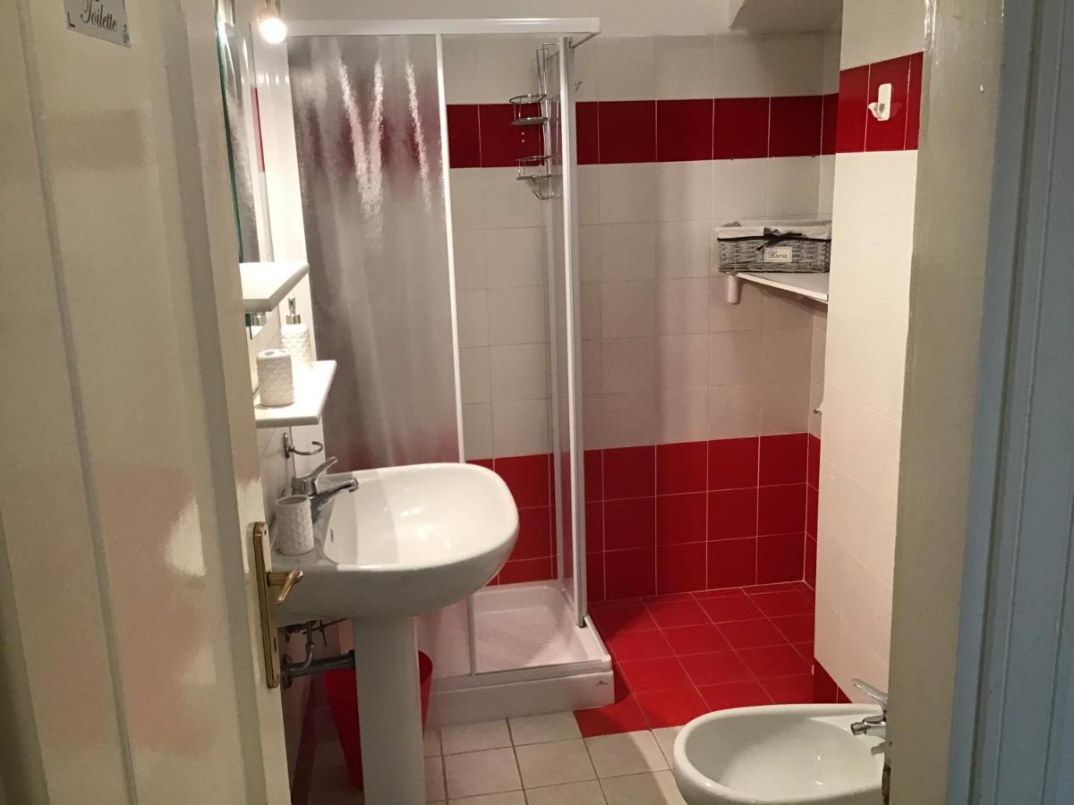 A Due Passi Da Giulietta-Casa Capuleti Apartment เวโรนา ภายนอก รูปภาพ